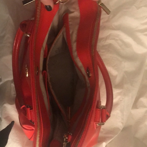 Tory Burch Cross Body Bag - Picture 5 of 8